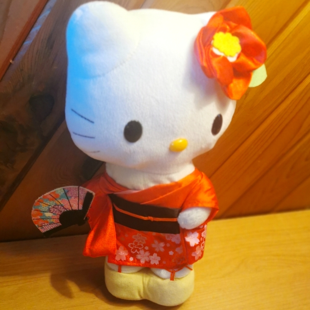 Hello Kitty Plush - Picture 3 of 4